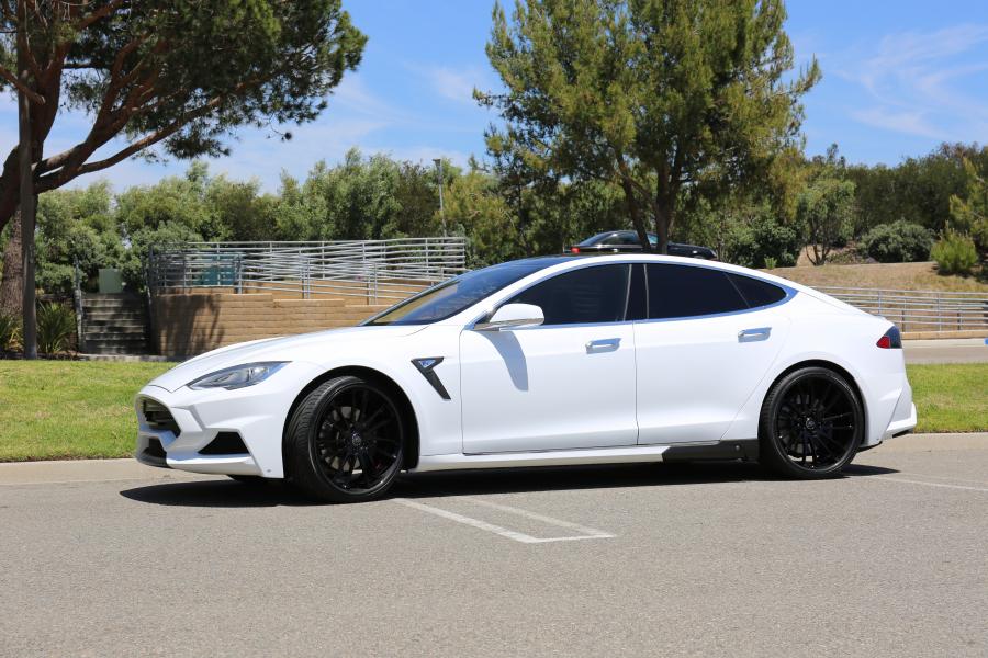  Tesla Model S P85D Elizabeta by Larte Design 2015 года  (фото 33 из 72)